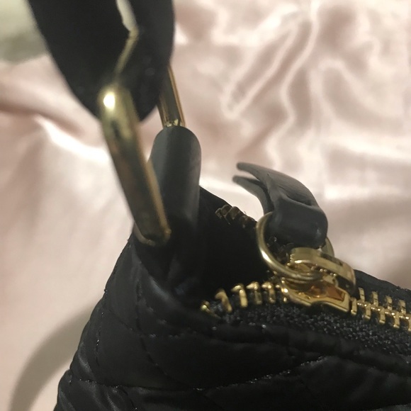 Tommy Hilfiger Crossbody Quilted Black Bag Purse 3 External Zipper Compartments - Picture 10 of 15